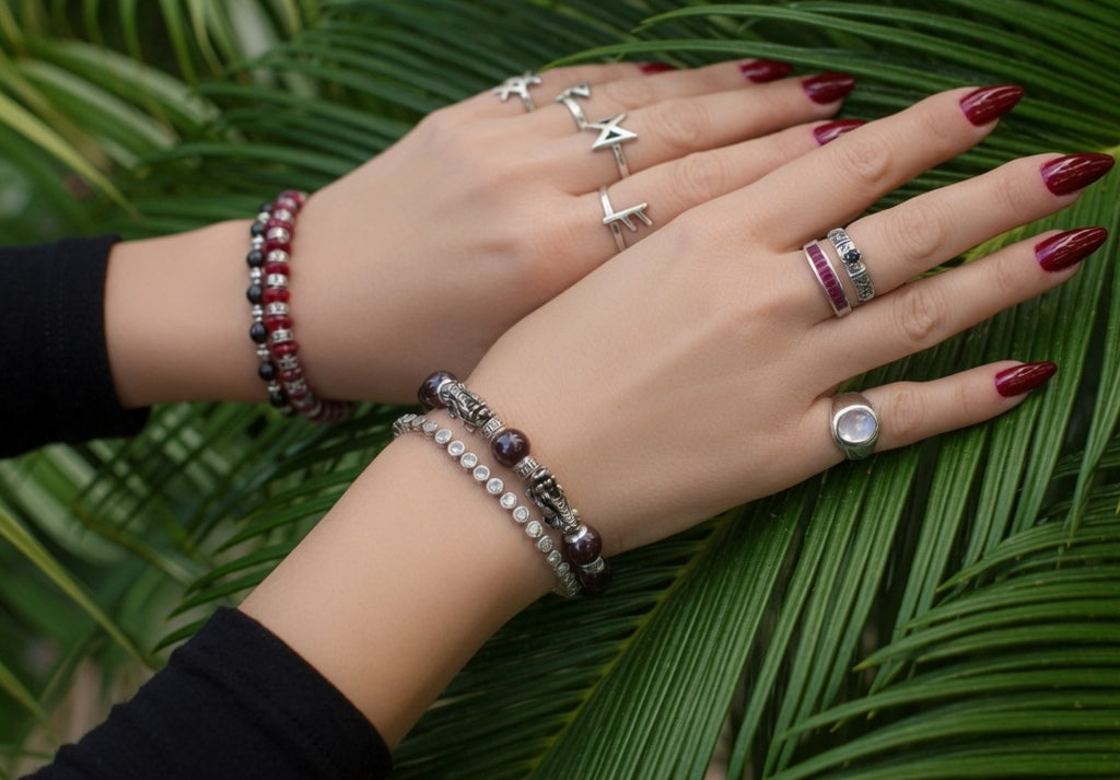 Online Selection and Creation of a Personalized Bracelet